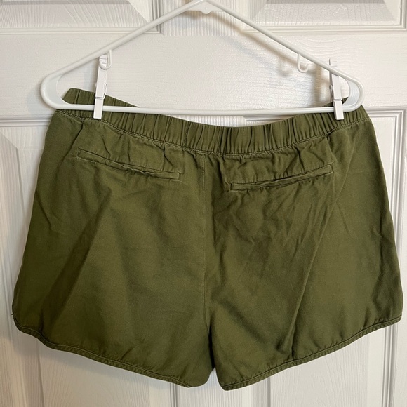 Madewell olive green shorts - Picture 3 of 3